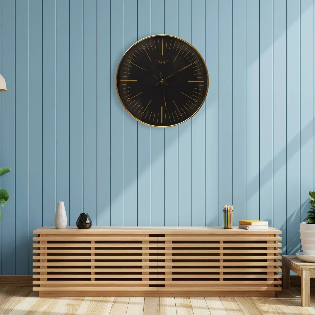 Momento wall clock